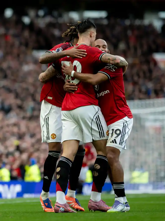 英超第7轮 | 曼联主场2-0战胜桑德兰