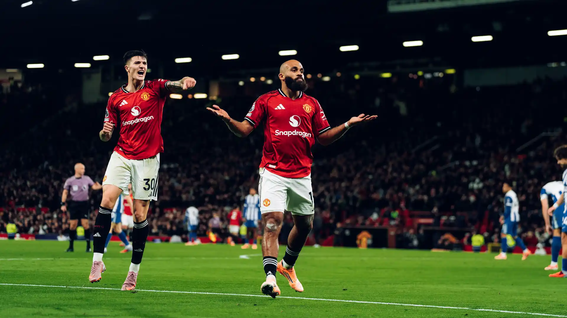 英超第9轮 | 曼联主场4-2战胜布莱顿